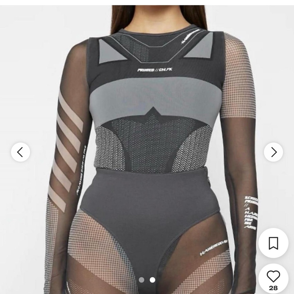New with tags Manier De Voir TECHNICAL PRINT MESH  leggings and matching top